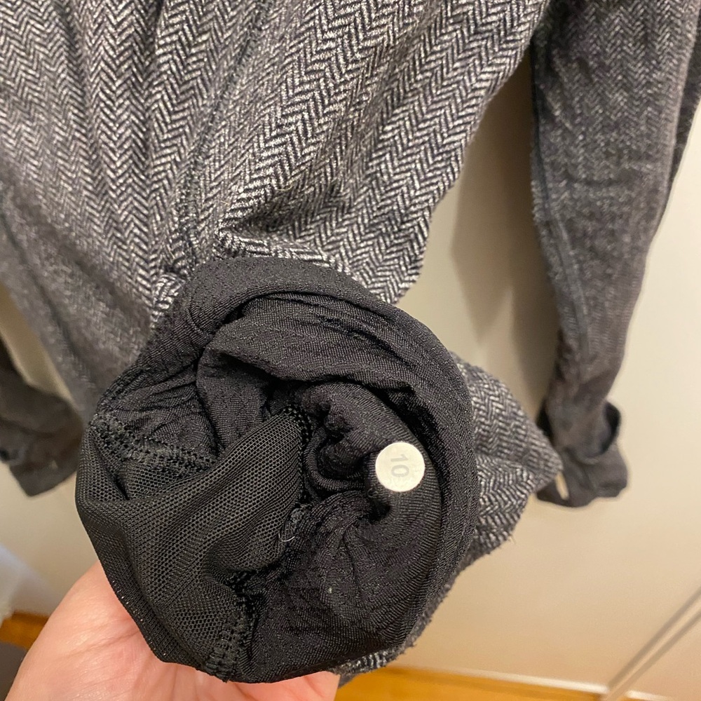 Lululemon Pullover - Picture 5 of 5